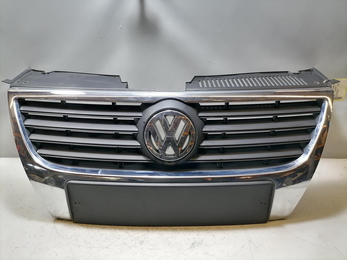 VW Passat 3C original K&uuml;hlergrill f&uuml;r Fahrzeuge mit Parkhilfe PDC Bj.2009